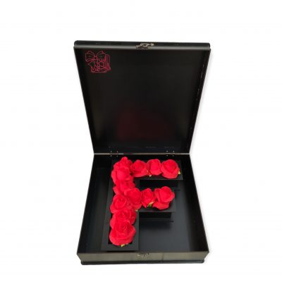 باکس گل مصنوعی با حرف F به متن تو مرا جان جهانی مدل TBFT-01