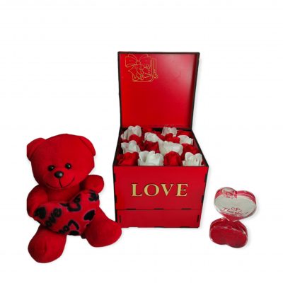 پک کادو ولنتاین با گل مصنوعی مدل TBLV-01